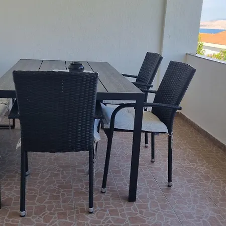 Seso Apartment *